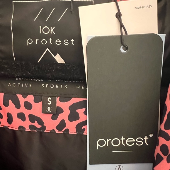 NWT Protest Pink Leopard Print Ski Jacket - Picture 3 of 3